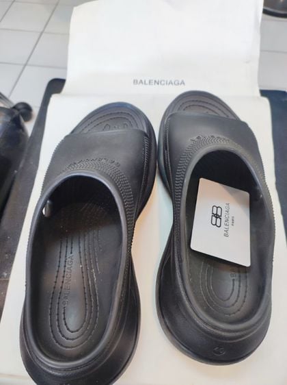 รองเท้า BALENCIAGA ​XCROCS​ SIZE40 สีดำ รูปที่ 2