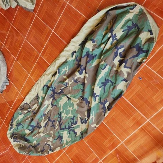 🇺🇲 เปลือกถุงนอนทหารสหรัฐ 90s  ปี1995 - USA Military🇺🇲Made in USA 🇺🇲งานกองทัพ  U.S.ARMY ปี1995 ใช้สวมคลุมถุงนอนกันน้ำค้างกันหนาวกันชื้น