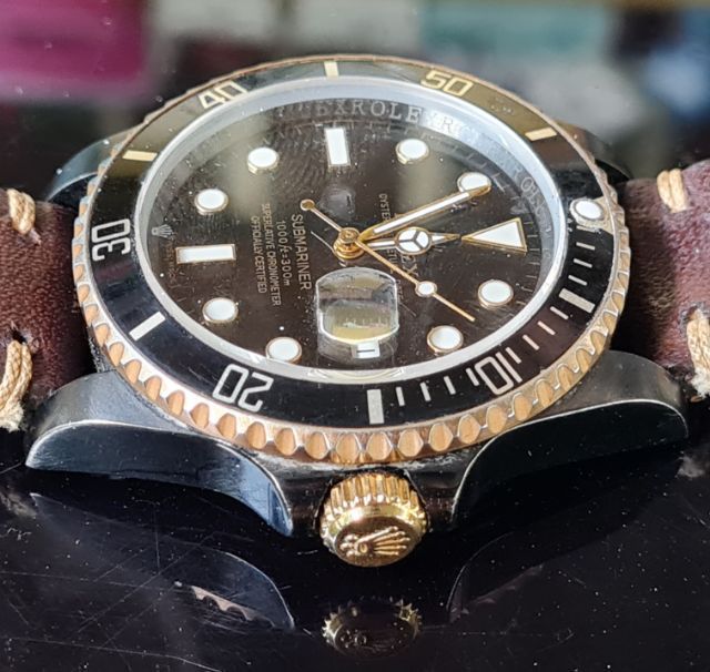 นาฬิกาวินเทจสวิสดำน้ำ 300เมตร ROLEX รุ่น Submariner 2โทนดำทอง สภาพสวย รูปที่ 8