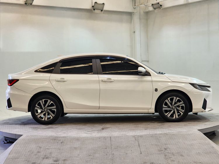 Toyota Yaris ATIV 2022 1.2 Smart Sedan เบนซิน เกียร์อัตโนมัติ ขาว รูปที่ 4