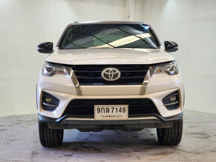 Toyota Fortuner 2019 2.8 TRD Sportivo 4WD Utility-car ดีเซล เกียร์อัตโนมัติ ขาว รูปที่ 2
