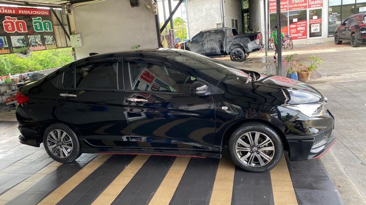 Honda City 2018 1.5 V Plus i-VTEC Sedan เบนซิน ไม่ติดแก๊ส เกียร์อัตโนมัติ ดำ รูปที่ 3