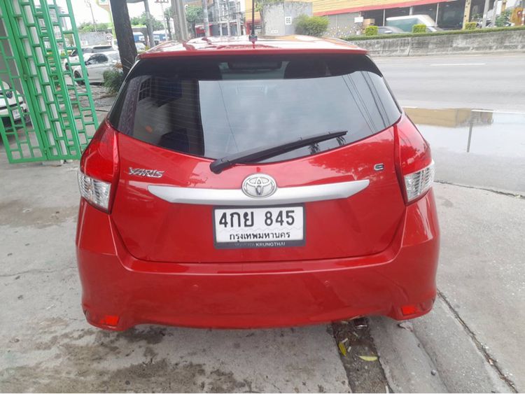 Toyota Yaris 2015 1.2 E Sedan เบนซิน ไม่ติดแก๊ส เกียร์อัตโนมัติ แดง รูปที่ 4