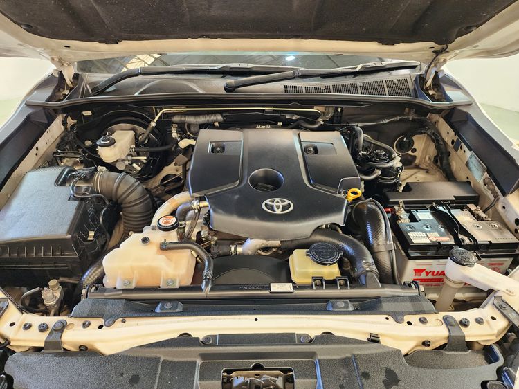 Toyota Hilux Revo 2019 2.4 Z Edition J Plus Pickup ดีเซล เกียร์ธรรมดา ขาว รูปที่ 3