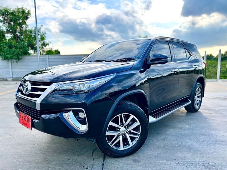 Toyota Fortuner 2019 2.4 V Utility-car ดีเซล ไม่ติดแก๊ส เกียร์อัตโนมัติ ดำ
