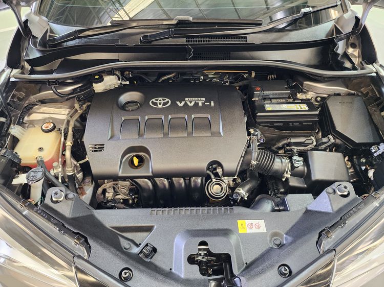Toyota C-HR 2019 1.8 Mid Sedan เบนซิน เกียร์อัตโนมัติ บรอนซ์เงิน รูปที่ 3