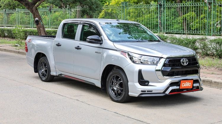 Toyota Hilux Revo 2023 2.4 Z Edition Entry Pickup ดีเซล ไม่ติดแก๊ส เกียร์ธรรมดา เทา รูปที่ 1