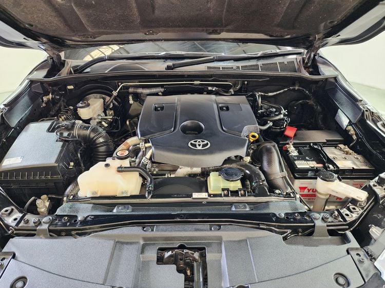 Toyota Fortuner 2021 2.4 V Utility-car ดีเซล ไม่ติดแก๊ส เกียร์อัตโนมัติ ดำ รูปที่ 3