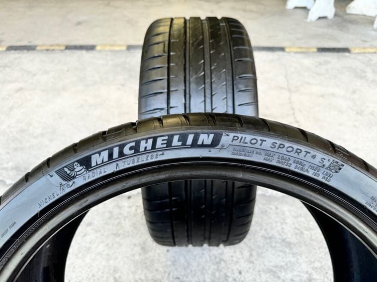 Michelin ขายยาง มิชลิน 225 35 20 ปี22และ23 1คู่ ราคา 12,500 บ