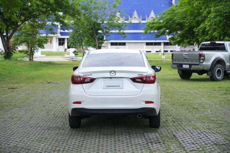 Mazda Mazda 2 2019 1.3 High Connect Sedan เบนซิน ไม่ติดแก๊ส เกียร์อัตโนมัติ ขาว รูปที่ 4