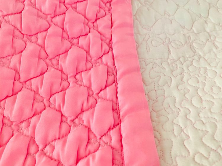 ผ้าห่ม หรือผ้าคลุมเตียง ขนาด 5.5ฟุต ผ้าชีฟองสีชมพูลายดอกหลากสี มือสองสภาพดี สินค้าญี่ปุ่น-เกาหลีแท้ รูปที่ 7