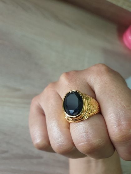 แหวนลายไทยกนก ชุบทอง24k หัวพลอยสีนิลดำ สวยมากให้ไว