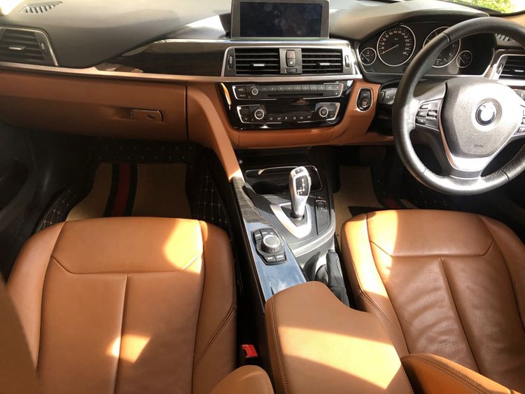 BMW Series 3 2018 320d Sedan ดีเซล เกียร์อัตโนมัติ ดำ รูปที่ 4