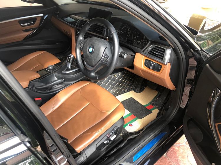 BMW Series 3 2018 320d Sedan ดีเซล เกียร์อัตโนมัติ ดำ รูปที่ 3