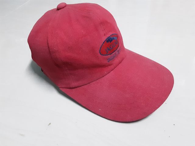หมวกผ้าแคนวาสสีแดงjaguar