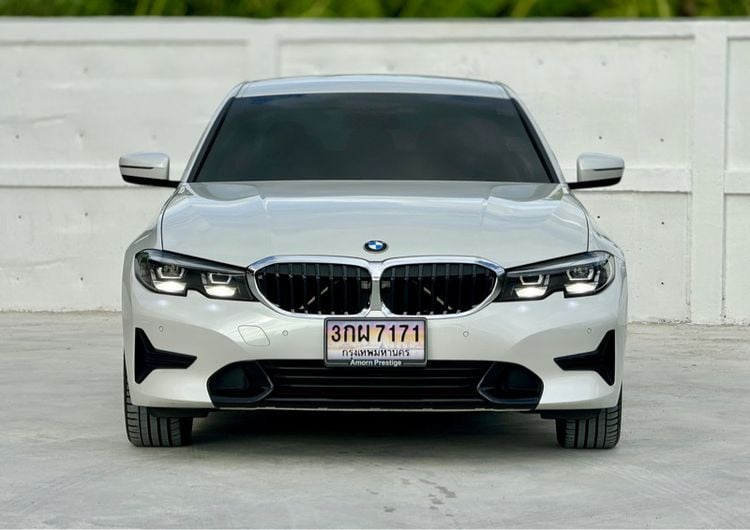 BMW Series 3 2019 320d Sedan ดีเซล ไม่ติดแก๊ส เกียร์อัตโนมัติ ขาว รูปที่ 2