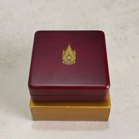 เหรียญไทย กล่องใส่เหรียญ กล่องเปล่า บรรจุเหรียญ 1 หลุม กล่องตรงวาระ ที่ระลึก 80 พรรษา รัชกาลที่9 พ.ศ.2550