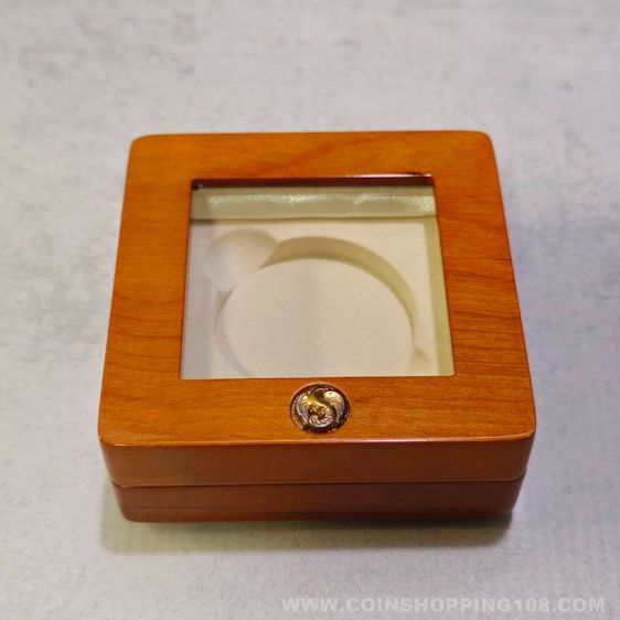 กล่องใส่เหรียญ กล่องเปล่า บรรจุเหรียญ 1 หลุม จากกรมธนารักษ์ กล่องไม้สภาพสวย (แถมใบเซอร์ ร9)