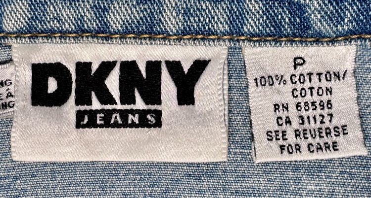 เสื้อแจ๊คเก็ตยีนส์ DKNY ของแท้ แบรนด์เนม USA รูปที่ 2