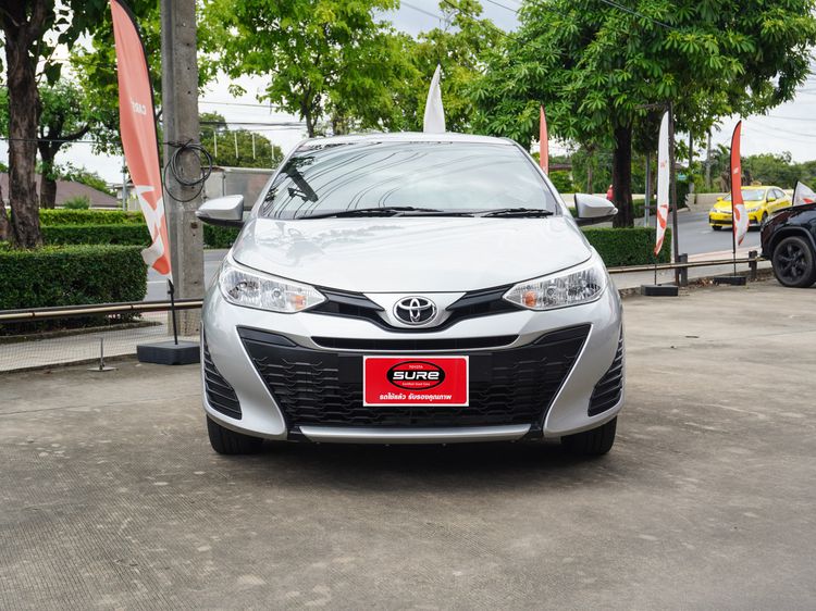 Toyota Yaris 2019 1.2 E Sedan เบนซิน ไม่ติดแก๊ส เกียร์อัตโนมัติ บรอนซ์เงิน รูปที่ 2