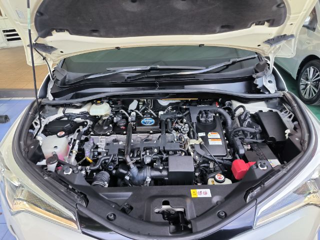 Toyota C-HR 2019 1.8 HV Mid Utility-car ไฮบริด เกียร์อัตโนมัติ ขาว รูปที่ 4