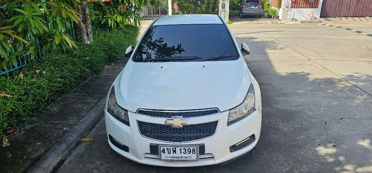 รถ Chevrolet Cruze 1.6 LS สี ขาว