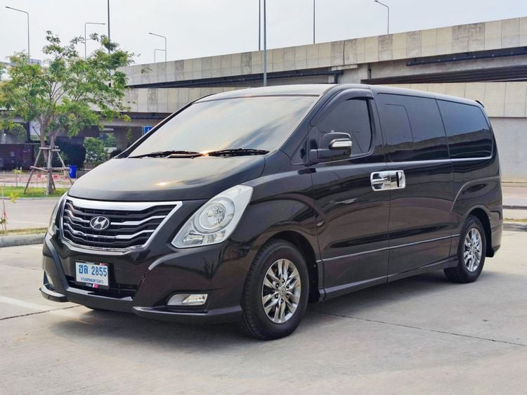 Hyundai H-1  2015 2.5 Deluxe Van ดีเซล เกียร์อัตโนมัติ ดำ