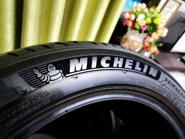 ขายยาง Michelin Primacy4 ขอบ18 ขนาด 235 45 18 ปี22 (ยางนุ่มมากๆ)
