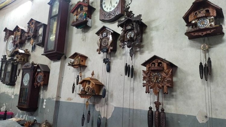 ซ่อมนาฬิกานกกุ๊กกู เยอรมัน สวิส ญี่ปุ่น