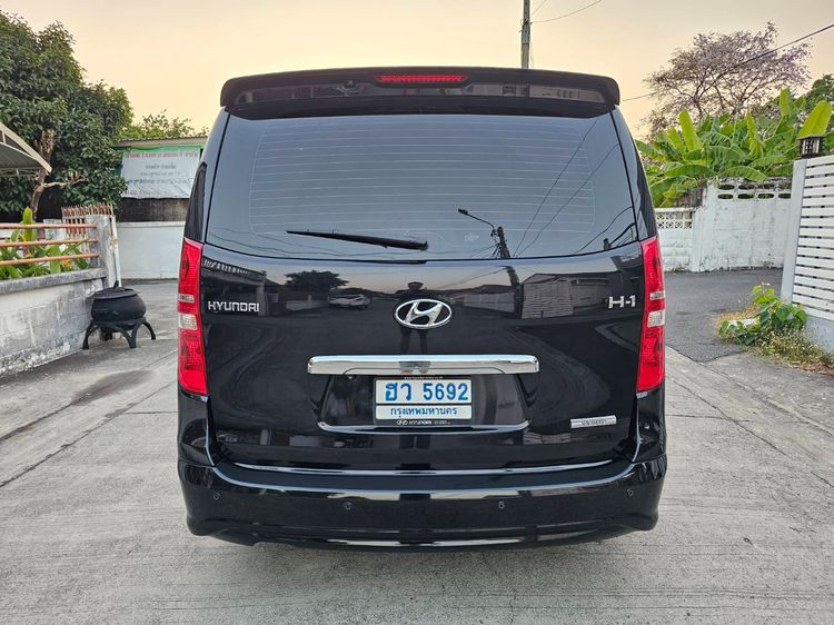 Hyundai H-1  2016 2.5 Deluxe ดีเซล ไม่ติดแก๊ส เกียร์อัตโนมัติ ดำ รูปที่ 4