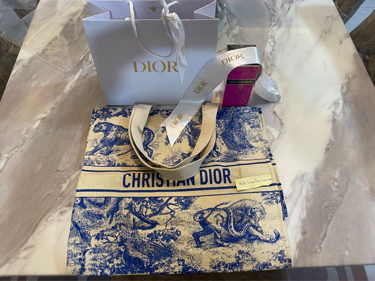 กระเป๋าผ้า Dior รูปที่ 8