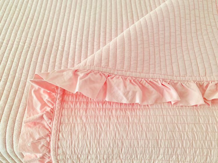ผ้าห่ม ขนาด 6ฟุต สีชมพูเย็บลายลอนมีระบาย มือสองสภาพดี สินค้าญี่ปุ่น-เกาหลีแท้  รูปที่ 9