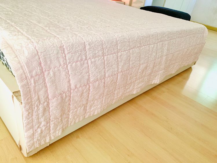 ผ้าห่ม หรือผ้าคลุมเตียง ขนาด 6ฟุต สีชมพูลายดอกด้านบนปักลายดอกวินเทจ (สภาพใหม่) มือสองสภาพดี สินค้าญี่ปุ่น-เกาหลีแท้ รูปที่ 14