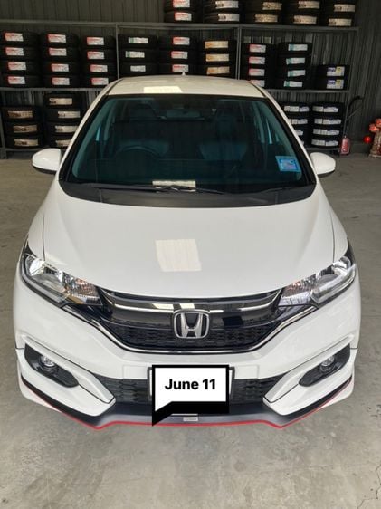 รถ Honda Jazz 1.5 S i-VTEC สี ขาว