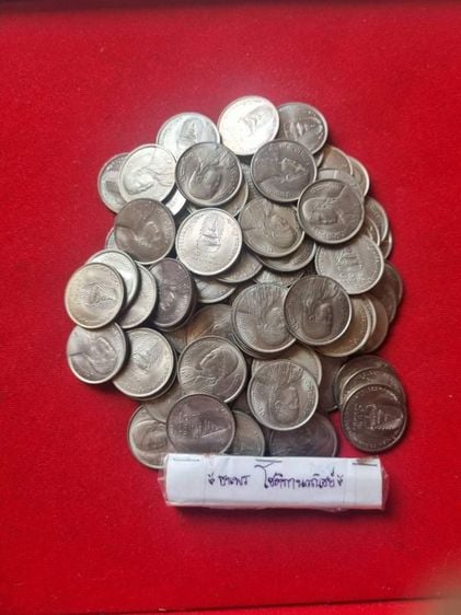 เหรียญไทย  เหรียญ 1 บาทพระเทพผมยาว ไม่ผ่านใช้ตีเก็บเก่า 