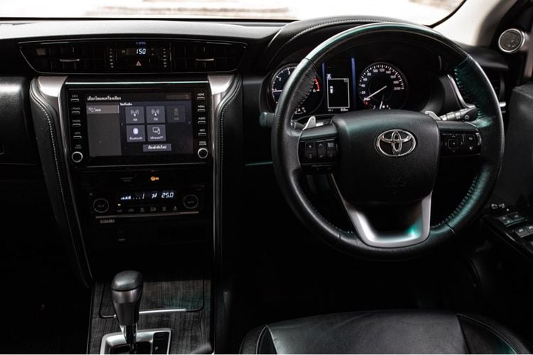 Toyota Fortuner 2020 2.4 V Sedan ดีเซล ไม่ติดแก๊ส เกียร์อัตโนมัติ ขาว รูปที่ 4