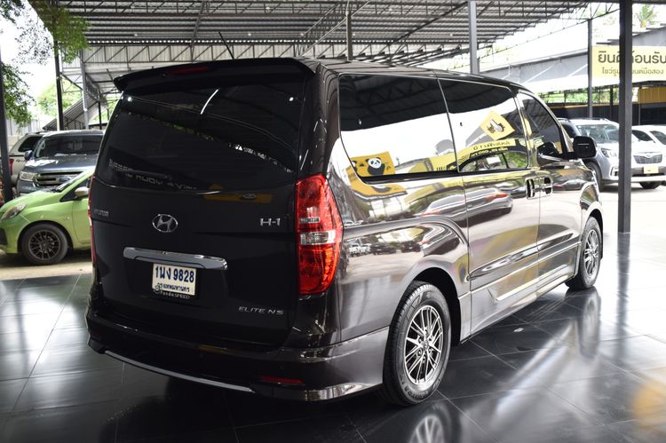 Hyundai H-1  2023 2.5 Elite Plus Utility-car ดีเซล ไม่ติดแก๊ส เกียร์อัตโนมัติ น้ำตาล รูปที่ 4