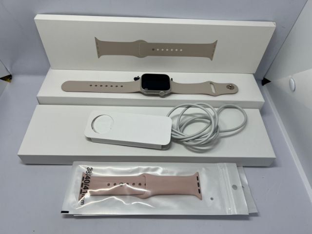 เงิน Apple Watch SE (2nd gen) 40 mm สี starlight aluminium case GPS