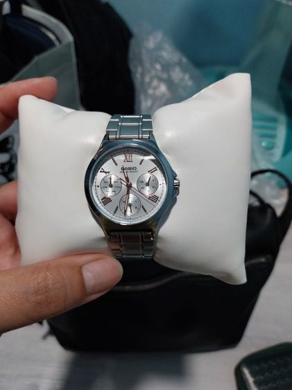 ขาว นาฬิกาข้อมือสายสแตนเลส Casio