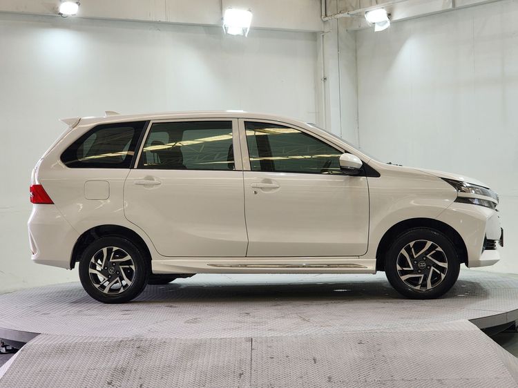 Toyota Avanza 2021 1.5 G Utility-car เบนซิน เกียร์อัตโนมัติ ขาว รูปที่ 4
