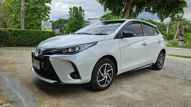 Toyota Yaris 2021 1.2 Sport Premium Sedan เบนซิน เกียร์อัตโนมัติ ขาว รูปที่ 1