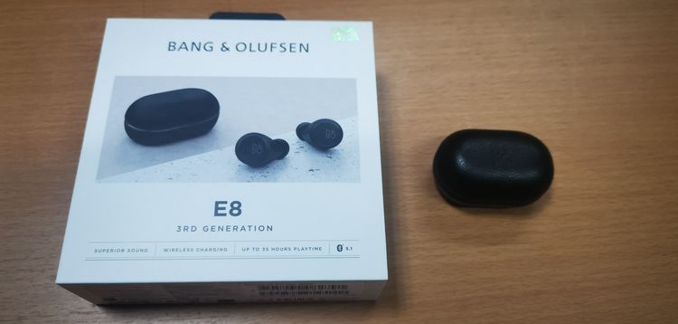 Bang & Olufsen ขายหูฟัง Bang Olufsen B O E8 Gen 3rd สีดำ ยังไม่พ้น Burn ซื้อมาไม่ได้ใช้
