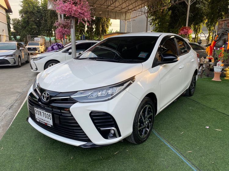 Toyota Yaris ATIV 2022 1.2 Sport Sedan เบนซิน ไม่ติดแก๊ส เกียร์อัตโนมัติ ขาว รูปที่ 4