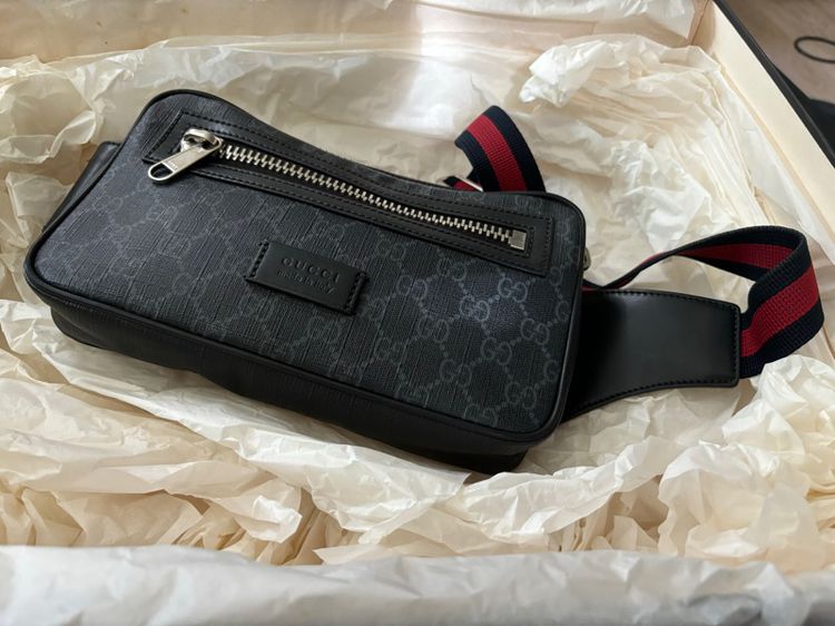 กระเป๋าคาดอก Gucci สภาพรักษาดีมาก