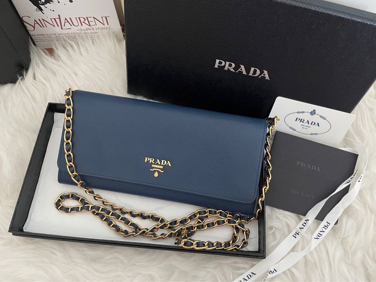 หนังแท้ ไม่ระบุ น้ำเงิน Prada Woc สภาพสวย  ของแท้ wallet on chain 