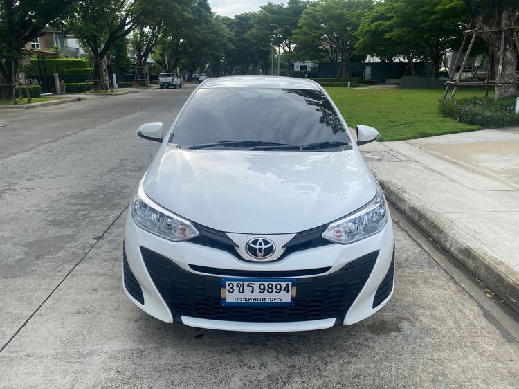 Toyota Yaris 2019 1.2 E Sedan เบนซิน ไม่ติดแก๊ส เกียร์อัตโนมัติ ขาว รูปที่ 1