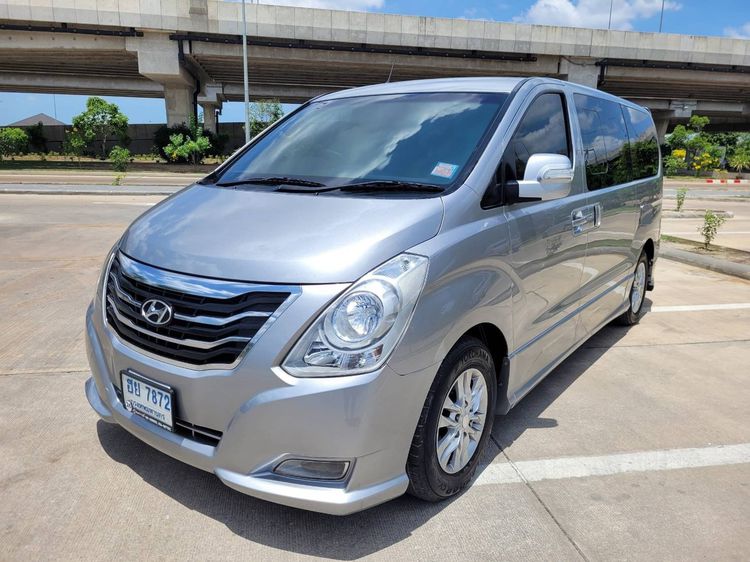 Hyundai H-1  2013 2.5 Deluxe Van ดีเซล ไม่ติดแก๊ส เกียร์อัตโนมัติ บรอนซ์เงิน