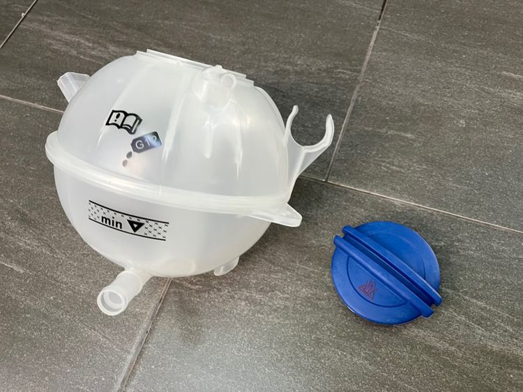 กระปุกพักน้ำ Coolant Volkswagen TSi ใส่ Passat cc Golf MK6 New Bettle