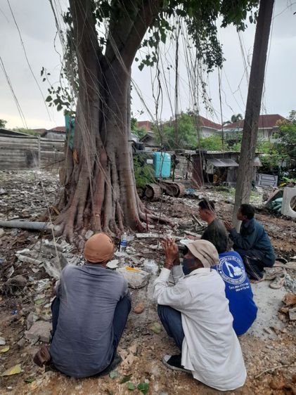 ตัดต้นโพธิ์ ต้นไทรใหญ่ ตัดทิ้ง ตัดแต่ง ขุดล้อมย้ายปลูกพร้อมทำพิธีก่อนตัด ย้าย รูปที่ 9