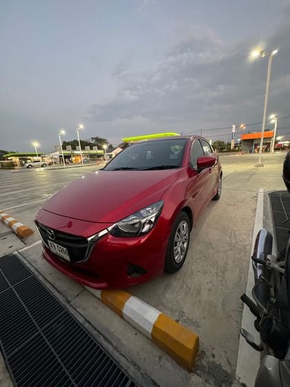 Mazda Mazda 2 2016 1.3 High Sedan เบนซิน เกียร์อัตโนมัติ แดง รูปที่ 2